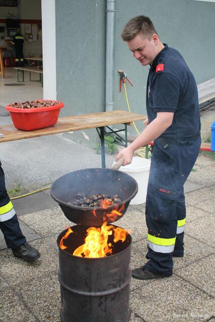 Frische Kastanien wurden für die Besucher zubereitet | Foto: Patrick Marcher