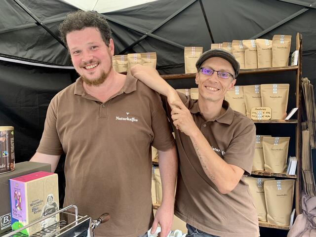 Bohne für Bohne ein Naturerlebnis: Für eine Stärkung aus der Tasse ist ebenfalls gesorgt. | Foto: Bettina Fleiss