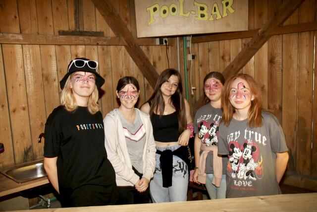 An der Pool Bar gab es unter anderem gratis Zuckerwatte für die Kinder, was für das zuständige Team zeitweise auch Stress bedeutete. | Foto: Friedrich Doppelmair