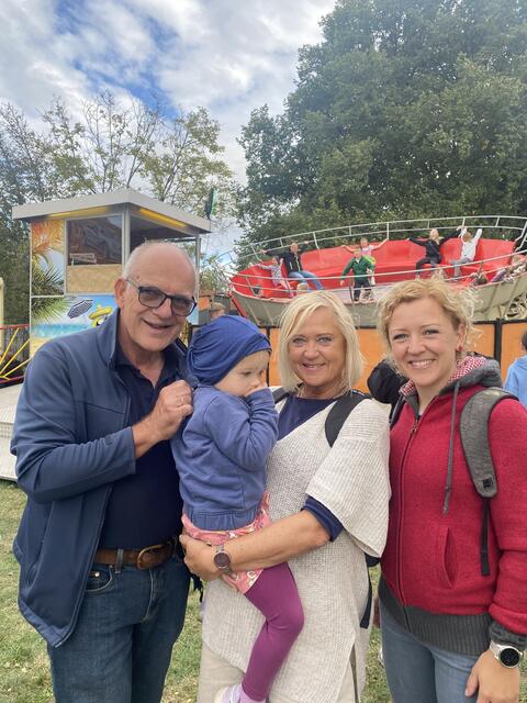 Kindernachmittag am 41. Reserl-Kirtag in Pottenbrunn
Piroska und Johann Schania, Ronja und Sophie Moderbacher am Kirtag! | Foto: Nina Taurok