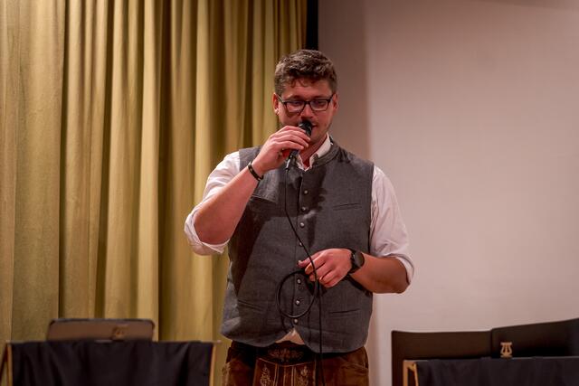 Benjamin Kandler beim vorstellen der CD | Foto: Holzmann