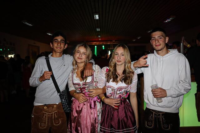 Lena, Ardi, Kosti und Lilly | Foto: Angelika Trzcinska