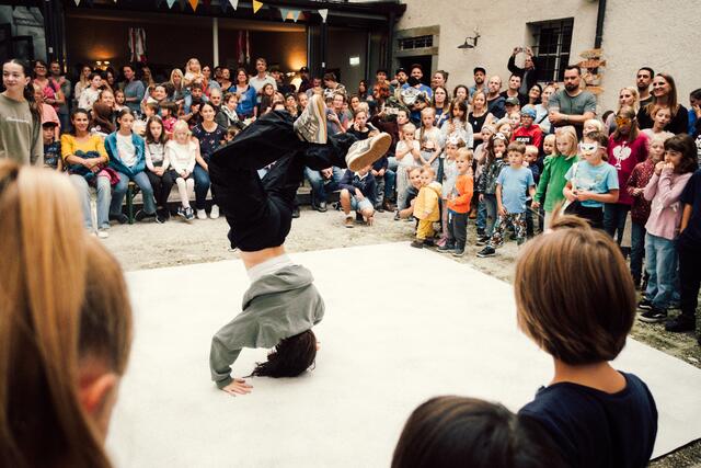 In erster Linie wird zu zu Pop, Funk oder Hip-Hop getanzt. | Foto: Dominik Kretz