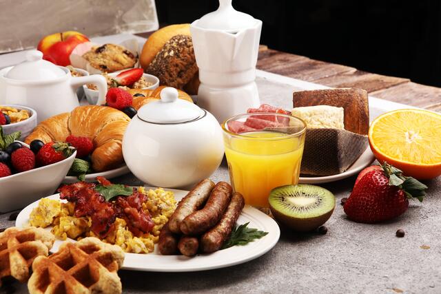 Einige Lokale im Bezirk Schärding bieten Frühstücksbuffets an, andere verschiedene Brunchgerichte á la Carte. | Foto: beats1/PantherMedia.com