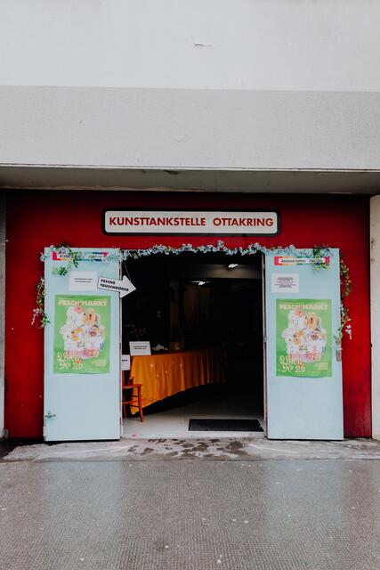 Die Kleidertauschbörse by Fesch'markt lädt am 28. und 29. Oktober in die Kunsttankstelle Ottakring ein.  | Foto: CarolinKoepruner