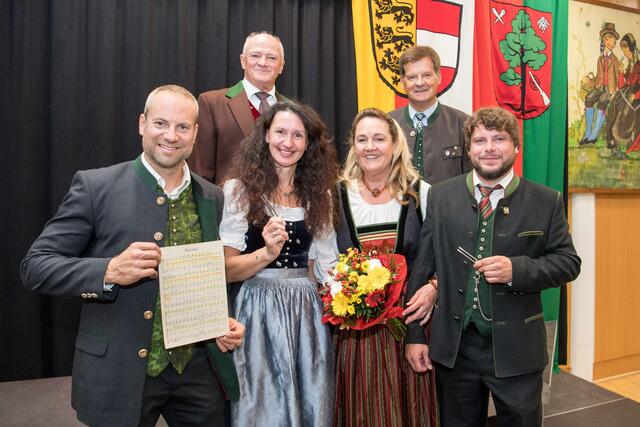 Martin Supanz,  Günther Poschinger, Michaela Ogris, Eva Rebernig, Herbert Klatzer und Daniel Vallant freuten sich über einen klangvollen Abend. | Foto: Dieter Arbeiter
