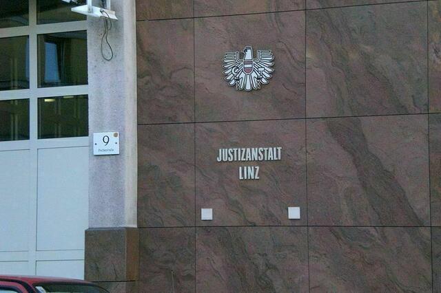 Noch bis mindestens 9. November schnuppert der Bursch Knastluft. Dann gibt es den nächsten Haftprüfungstermin. | Foto: BezirksRundSchau