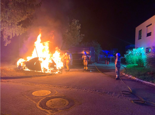 Fahrzeugbrand in Eugendorf | Foto: FF Eugendorf