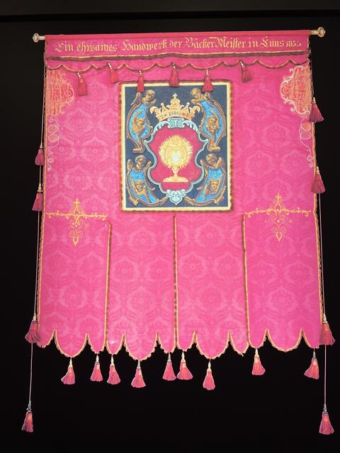 Zunftfahne des ehrsamen Handwerks der Bäckermeister in Enns  aus 1853.  | Foto: Museumverein Enns