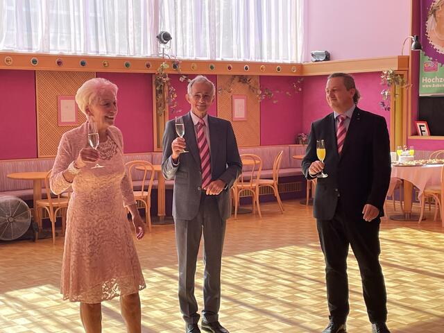 Babs und Dieter Kretschmer mit Sohn Wolf. | Foto: Angelika Kern