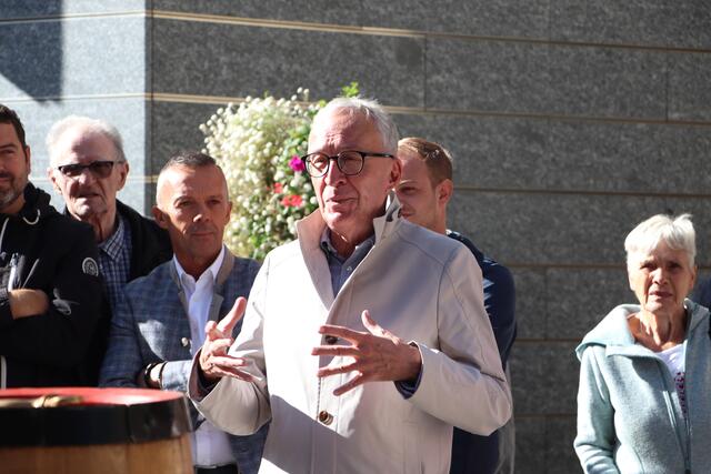 Bürgermeister Herbert Mayer freut sich über die Festlichkeiten. | Foto: Elisabeth Neuner