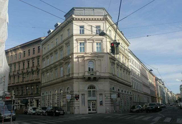 In der Margaretenstraße 99 befindet sich ein besonderes Haus. Hier wurde die HOSI im Jahr 1979 gegründet. | Foto: L. Wendtner