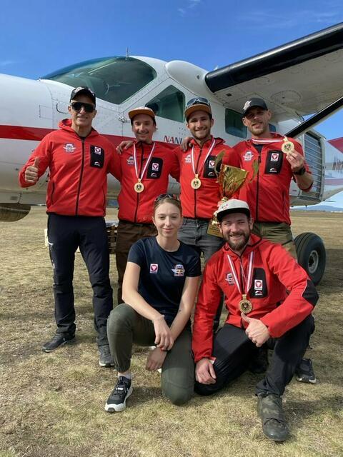 Die vier Springer des Formationsteams des HSV Red Bull Salzburg „Aerodynamix“ legten auch bei ihrer dritten Staatsmeisterschaft absolute Top-Performances hin und flogen von Anbeginn des Bewerbes an der Spitze des äußerst stark besetzten Teilnehmerfeldes. | Foto: HSV Red Bull Salzburg