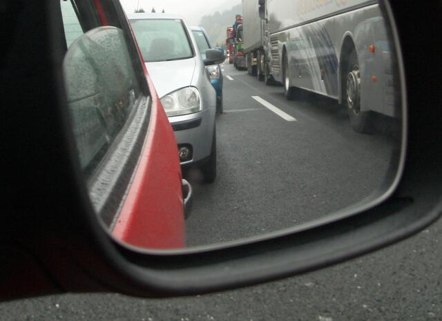 Nach einem Verkehrsunfall auf der A10 zwischen Flachauwinkel und Zederhaus kommt es derzeit zu Verkehrsverzögerungen. | Foto: Symbolbild: Peter J. Wieland