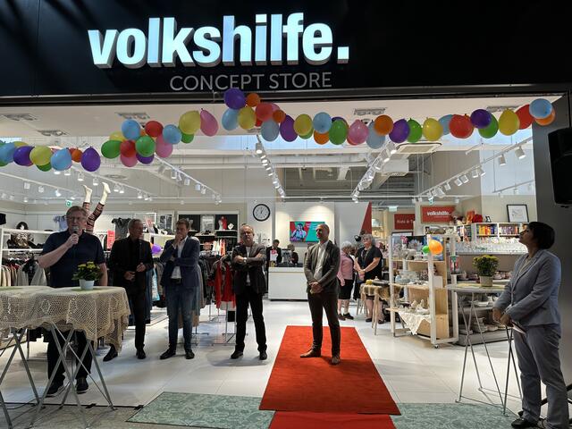 In Wels hat der erste Volkshilfe Revital-Concept-Store im Welas Park mit einer großen Modenschau eröffnet. | Foto: BRS