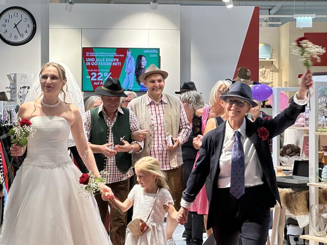 In Wels hat der Volkshilfe Revital-Concept-Store im Welas Park mit einer großen Modenschau eröffnet. | Foto: BRS