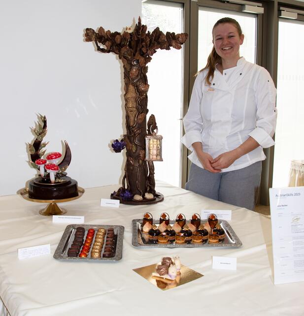 Ist ab sofort die beste Konditorin Österreichs: Staatsmeisterin Jana Bacher. | Foto: Verlag Almer