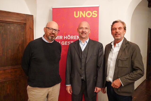 Jürgen Margetich (UNOS-Landessprecher Niederösterreich), Christian Schwaz (NEOS-Gemeinderat Klosterneuburg) und UNOS-Landessprecher Wien Conrad Bauer (v.l.). | Foto: UNOS