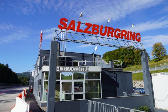 Beim Medienzentrum des Salzburgrings in Plainfeld. | Foto: Emanuel Hasenauer
