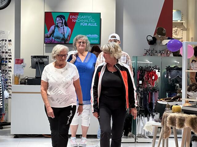 In Wels hat der Volkshilfe Revital-Concept-Store im Welas Park mit einer großen Modenschau eröffnet. | Foto: BRS