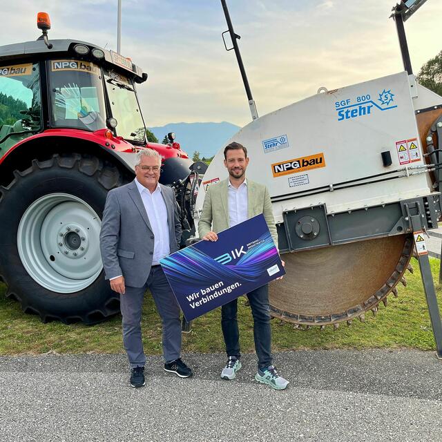 Breitbandausbau im Lieser-Maltatal, Bild zeigt v.li.: Peter Schark (Geschäftsführer der Breitbandinitiative Kärnten) mit LR Sebastian Schuschnig.
 | Foto: Büro LR Schuschnig