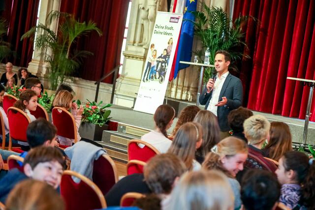 Beim Kinder- und Jugendparlament können Wienerinnen und Wiener zwischen fünf und 20 Jahren die Stadt mitgestalten.  | Foto: PID/Fürthner