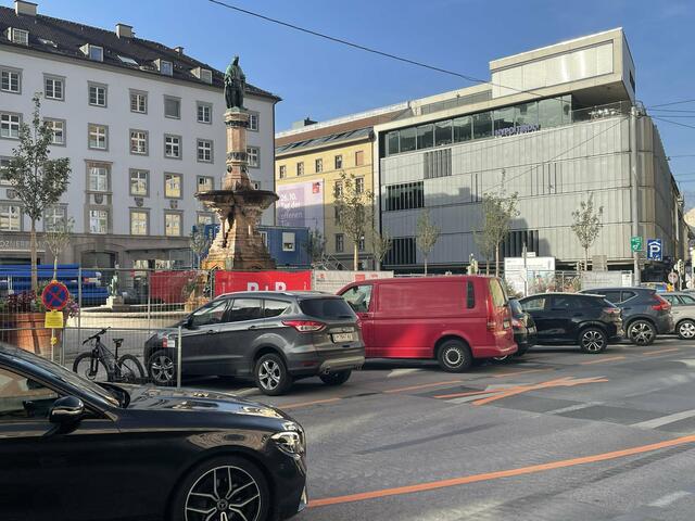 Die Parkplätze in der Kurzparkzone entfallen während der Bauarbeiten. | Foto: BezirksBlätter