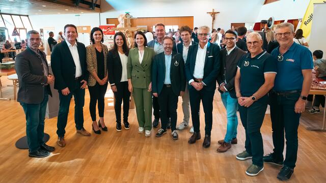 Die Gewerbeausstellung in St. Leonhard war auch von einiger Prominenz besucht. | Foto: GWA/DanielRitzbergerSalzigphotography