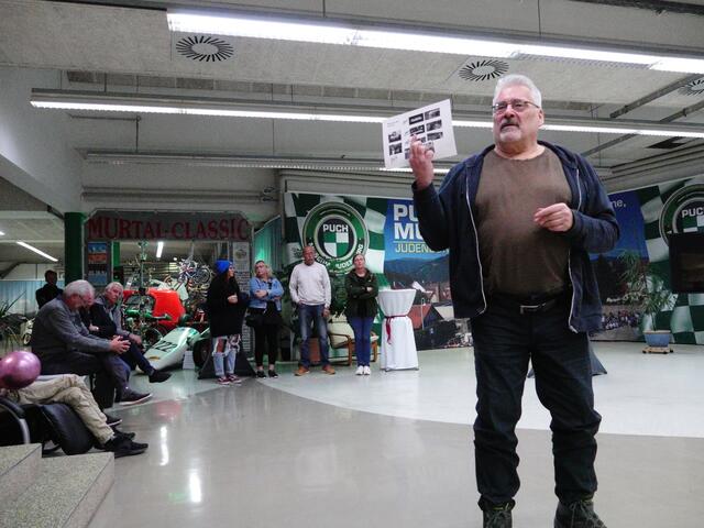 Martin Krusche ging im Puch-Museum Judenburg mit brillantem Vortrag auf Piaggio, Puch und Popkultur ein. 