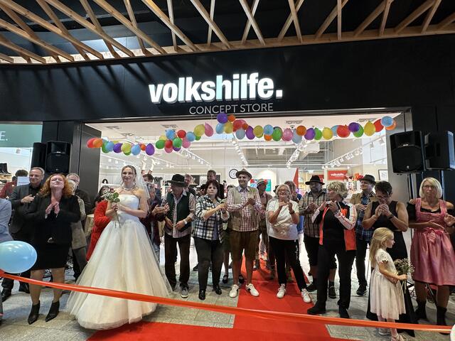 In Wels hat der erste Volkshilfe Revital-Concept-Store im Welas Park mit einer großen Modenschau eröffnet. | Foto: BRS