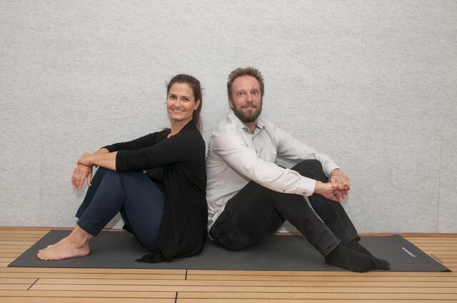 Katrin Mersch und David Bogner betreiben das erste Yoga-Studio im Nordbahnviertel. | Foto: Wolfgang Unger