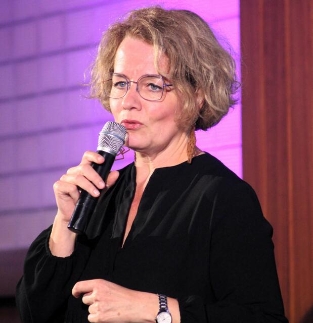 In Vertretung der Landeshauptfrau Mikl-Leitner sprach auch Landerätin Christiane Teschl-Hofmeister ihre Grußworte aus. | Foto: Claudia Seidl