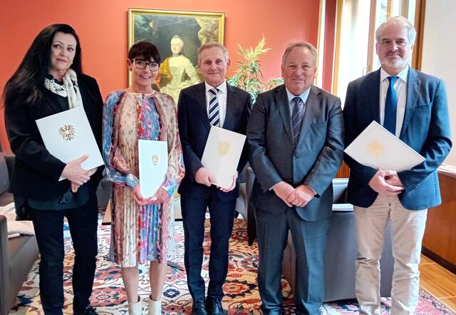 V.l.: Elisabeth Stellnberger, Petra Stranzinger, Alfred Schaumüller, Friedrich Hintersteininger und
Alois Ebner.  | Foto: Oberstaatsanwaltschaft Linz