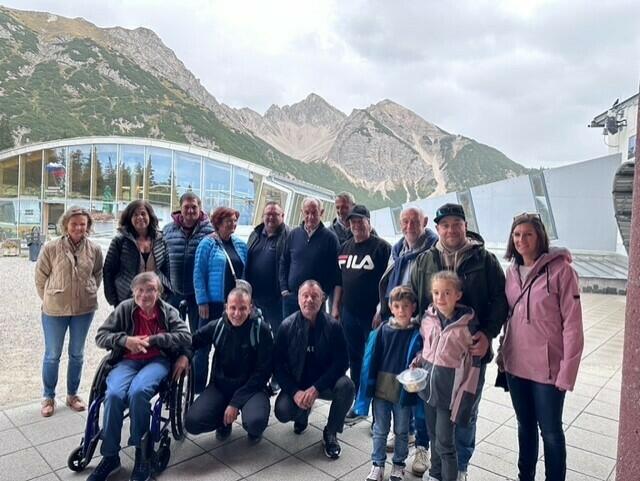 Eine ganze Gratulantenschar wünschte Walter Heel zum 60er alles Gute. | Foto: Heel