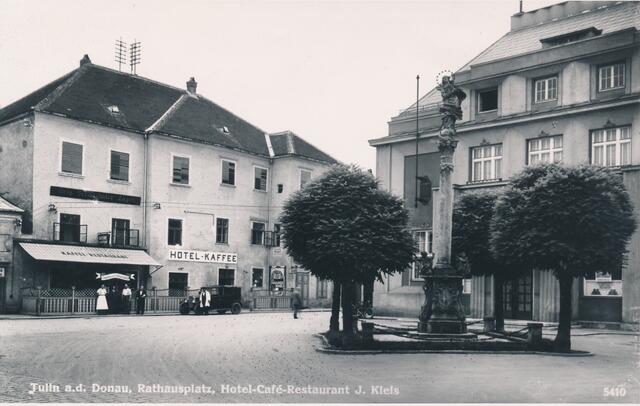 Rathausplatz, Hotel-Café-Restaurant J. Kiels | Foto: Stadtarchiv, Fotosammlung