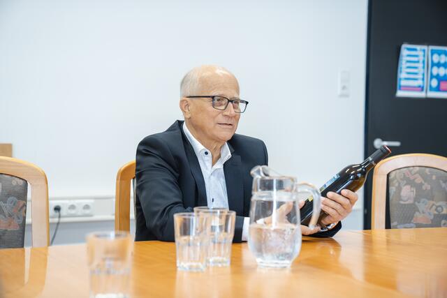 Was wir verloren haben, das ist die Zeit. Zeit, miteinander zu reden. | Foto: Ekatarina Paller