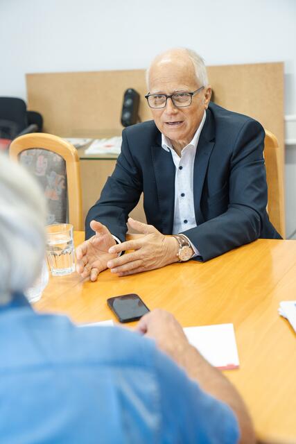 "Die Medien sind eine Sekundenwelt geworden. Das Handy gibt den Takt vor – mit allen Vor- und Nachteilen." | Foto: Ekatarina Paller