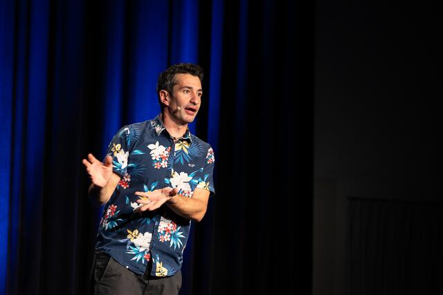 Großes Kabarett mit Omar Sarsam im Zehnerhaus | Foto: Klara Tischler