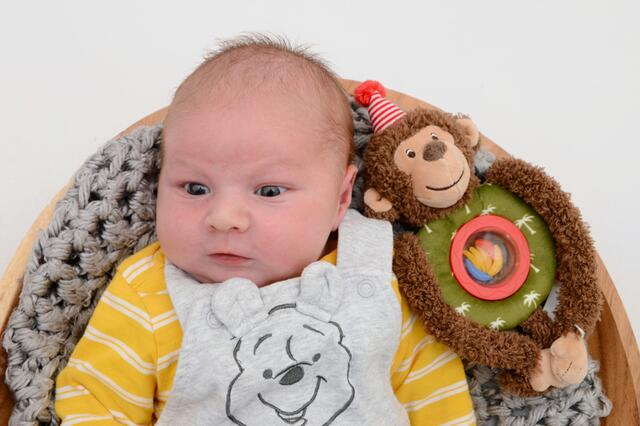 Paul
Geburtsdatum: 5.7.2023,
Gewicht: 4220 g, Größe: 52 cm,
Eltern: Babsi Posch und Franz
Vormeier aus Stainz | Foto: babysmile