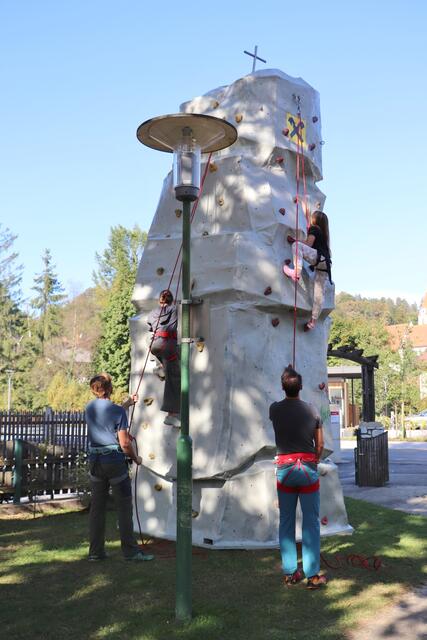Der Kletterturm der Naturfreunde Gratwein war bei Kindern und Jugendlichen sehr begehrt.  | Foto: Edith Ertl