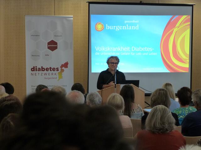 Elizabeth Hausmann-Farkas kümmerte sich um die Moderation