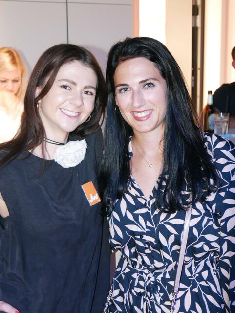 Theresa und Anita besuchten das Network Clubbing mit ihren Freundinnen. | Foto: LAURA PUTZ