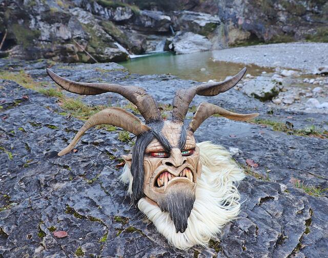 Am Wochenende lädt die Rinnerkogel Pass erstmals zu einer Perchten-Maskenausstellung in Ebensee.
 | Foto: Hörmandinger