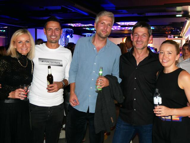 Regina, Martin, Fritz, Andreas und Karin waren von der tollen Stimmung beeindruckt. | Foto: LAURA PUTZ