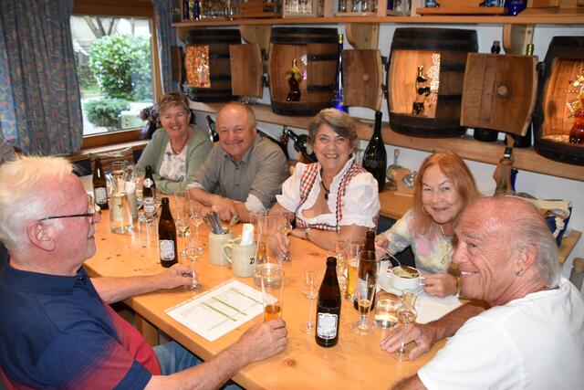 Viele Gäste, darunter Sommelier-Kollegen, fanden sich bei Friedl Mair in Flaurling ein.