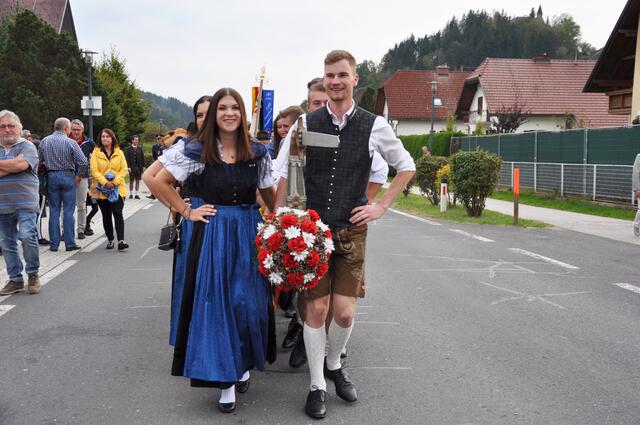 Für das Schmücken und Aufstellen der Marktfreyung ist die Landjugend Guttaring zuständig. 