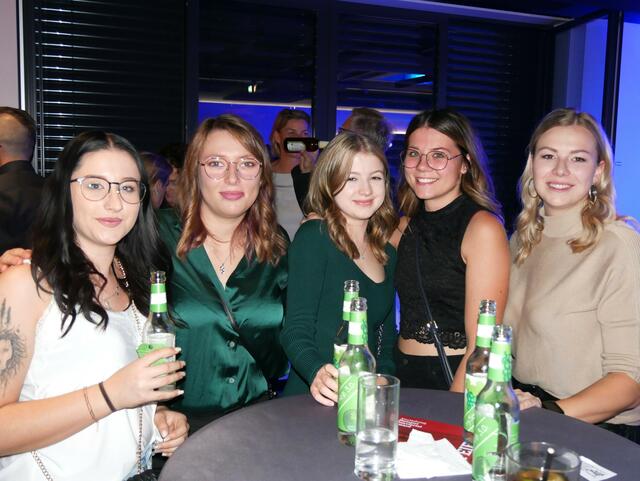 Emily, Sabrina, Karo, Lena und Sarah verbrachten einige lustige Stunden im Holodeck bei Fill. | Foto: LAURA PUTZ