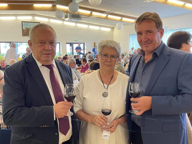 Gelungenes Herbstfest der Senioren Deutsch Schützen: SB-Landesobmann Rudolf Strommer, SB-Obfrau Anita Kopfensteiner, Bgm. Franz Wachter | Foto: Michael Strini