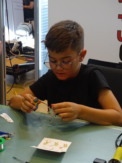 Wenn alle Kabel richtig angebracht worden sind... | Foto: Sarah Braun