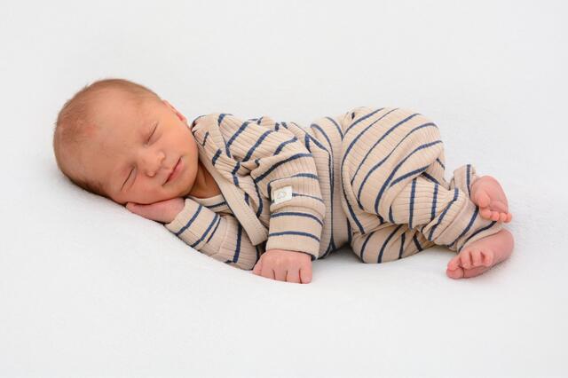 JAKOB
Geburt: 10.10.2023, 02:06 Uhr
Gewicht: 2.880 g, Größe: 50 cm
Eltern: Bianca Zeller und Lukas Javernik, Trofaiach | Foto: BabySmile